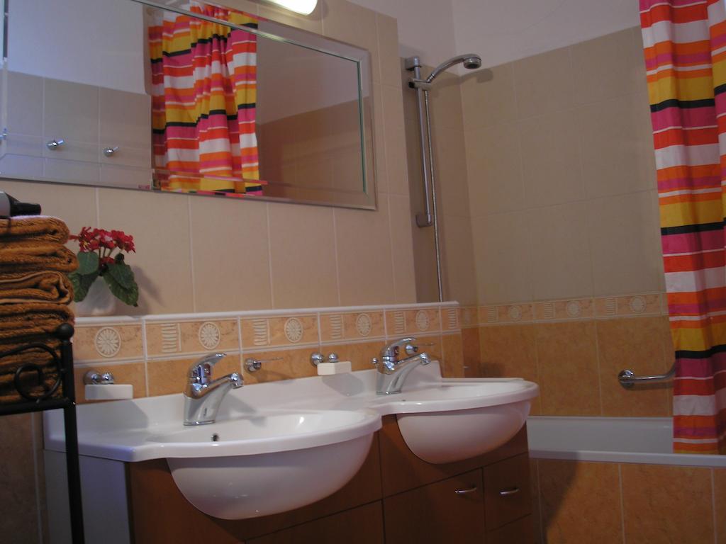 Apartment Accommodation Up To 17 Bratislava Room photo