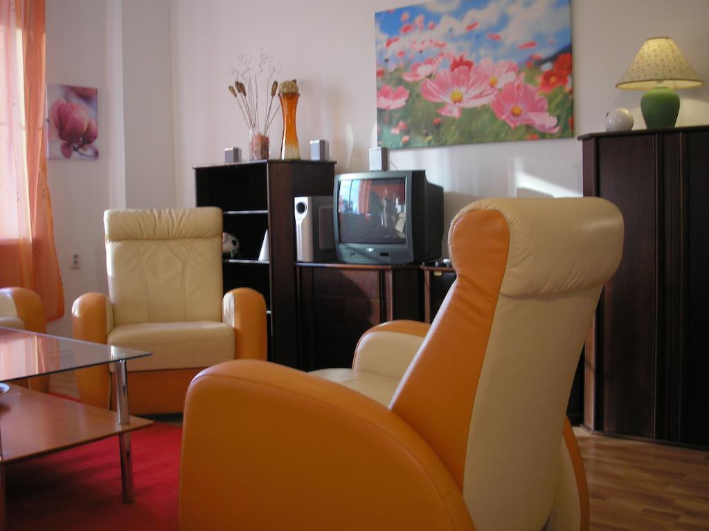 Apartment Accommodation Up To 17 Bratislava Exterior photo